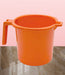 Bathroom mug in plastic with handle.