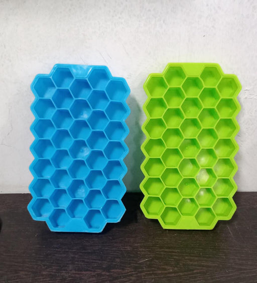 Ice cube trays set