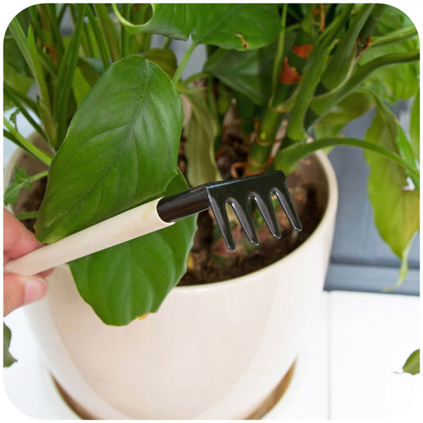 Kid's Garden Tools Set of 3 Pieces (Trowel, Shovel, Rake) by Your Brand