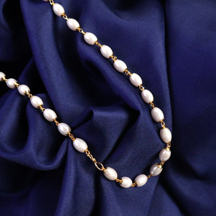 Elegant Pearl Beaded Necklace with Gold-Tone Link Detailing (1 Pc) by Your Brand