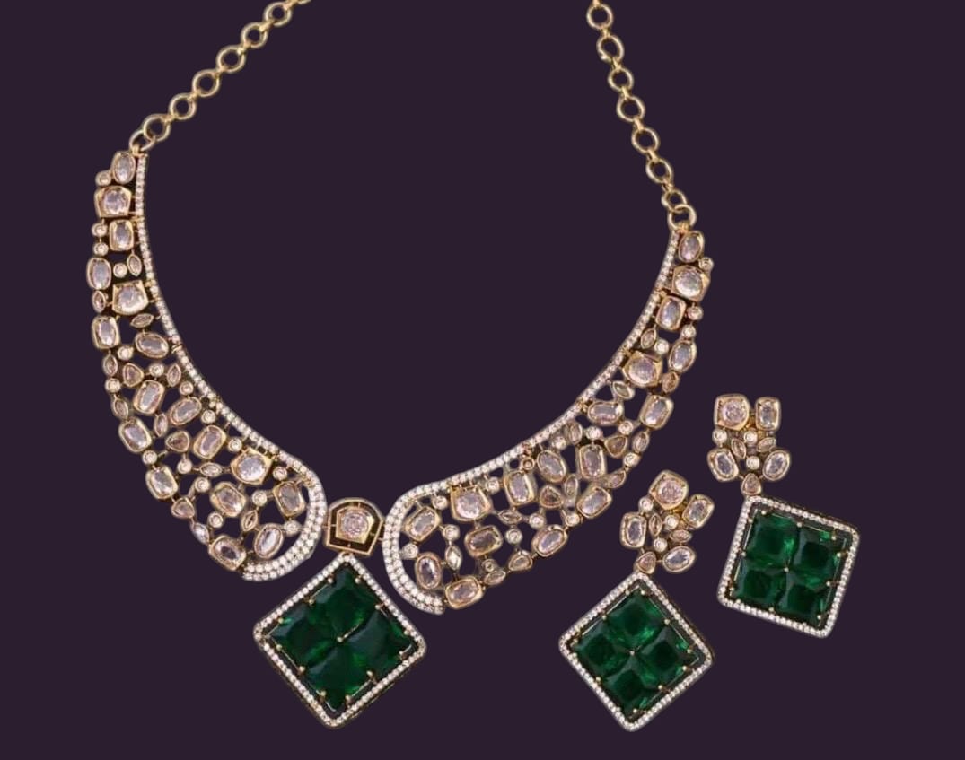 Vim Square Victorian Necklace Set – Royal Elegance for Women